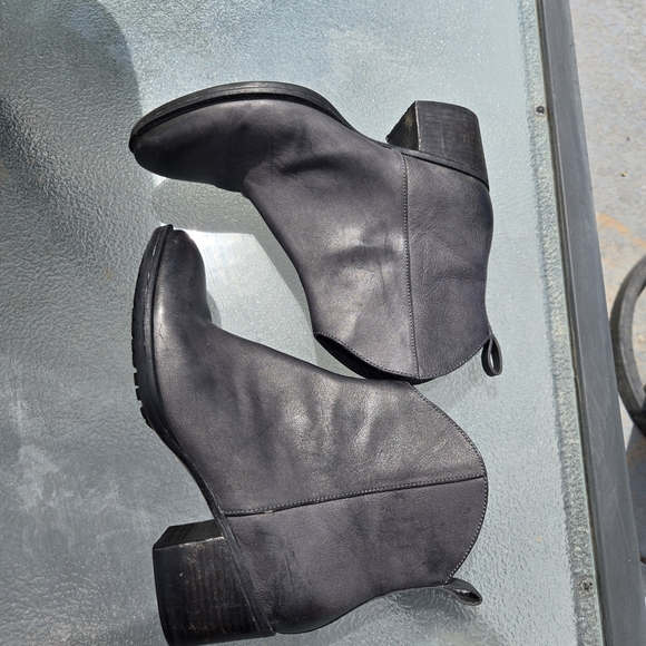 Clarks Sz 9.5 Women Leather Narrative Movie Act Boot Grey Black - Picture 5 of 12